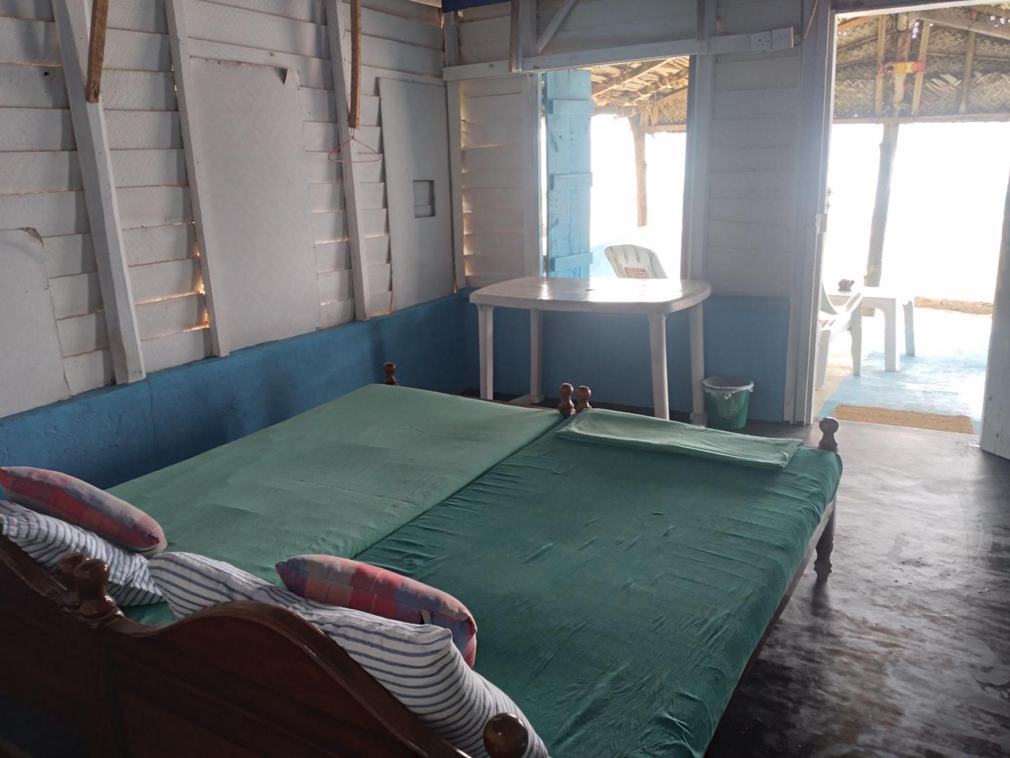 Happy Beach Safari Retreat Hambantota Phòng bức ảnh