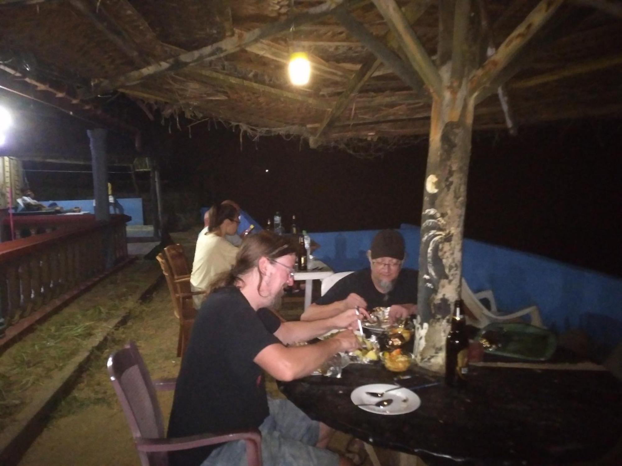 Happy Beach Safari Retreat Hambantota Ngoại thất bức ảnh