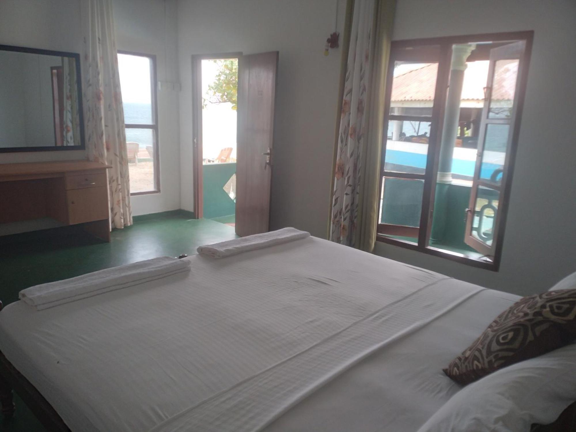 Happy Beach Safari Retreat Hambantota Ngoại thất bức ảnh